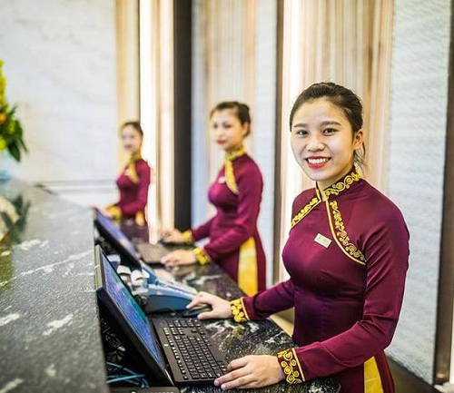 Mẫu Đồng Phục Lễ Tân Thu Ngân 02